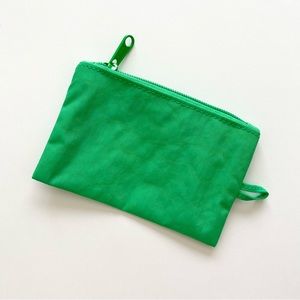 BAGGU • Small Flat Pouch in Aloe